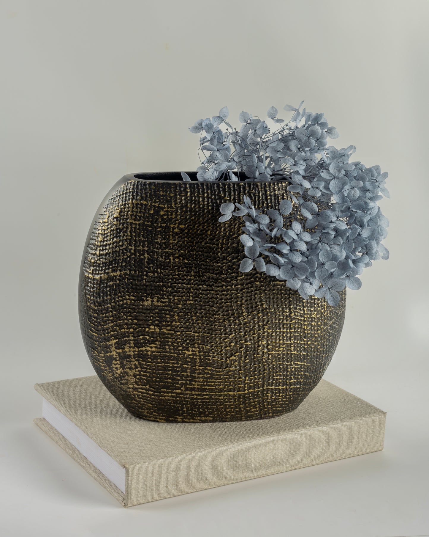 Plaid - premium geometric metal tray for luxury home interiors by Olkap