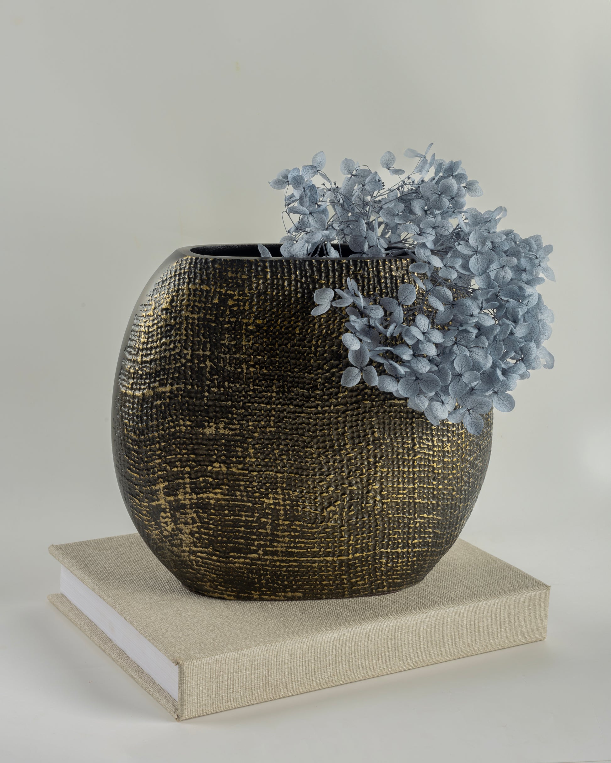 Plaid - premium geometric metal tray for luxury home interiors by Olkap